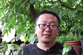 一盆干枯的月季，这样就让它恢复活力#月季