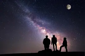 地球到月球坐飞机需要20天，6张的宇宙照片，让你感到无比渺小视频封面