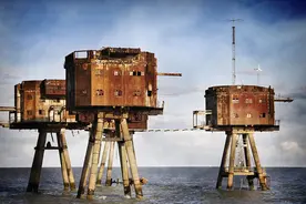 探秘英国二战防空工事 孤立在海岸图片