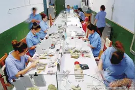 公交点钞员：数钱数到手软 每人每天清点近2万元纸币图片