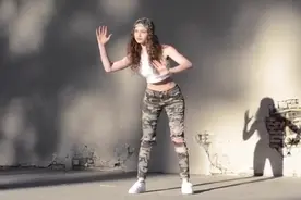 世界第一的街舞女大佬，惊艳机械舞，瞬间膜拜！视频封面