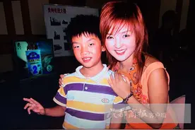 成都说唱小子杨和苏 “新歌声”4位导师都冲向这位学霸图片