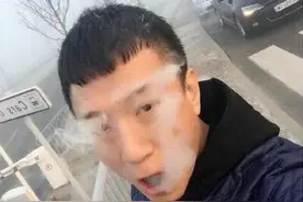 孙红雷巴黎新技能 嘴冒白烟网友调侃“有烟挡脸给差评”图片