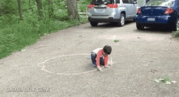 搞笑集锦：本来是好心帮忙，结果还被鹅妈妈凶。图片