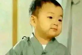 以为她是把头转过来了呢，不要吓我图片