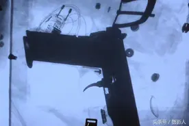 俄罗斯地铁安检的物品，枪、刀、酒，战斗民族图片