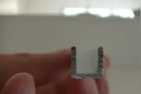 国外小伙脑洞大开，制作一台迷你加农炮，威力不容小视图片