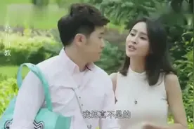 小伙陪丈母娘散步，没想到遇见老同学，结局让人无法预料视频封面