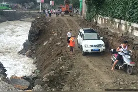 陕西商洛：金丝峡景区1251名游客被困，2村民遇泥石流身亡图片