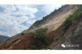 暴雨造成渝昆高速公路中断，大量车辆滞留昭阳|送上最新出行路况信息！图片