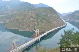 探访雅西高速公路 如行走水云间 通往最美之地“天梯公路”图片