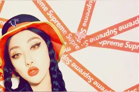 《超女》“怪物”王金金太雷人，非主流装扮辣眼图片