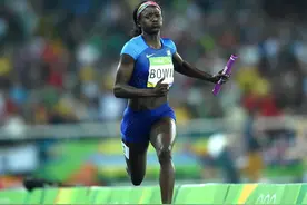 女子4x100米接力决赛：美国队夺冠图片