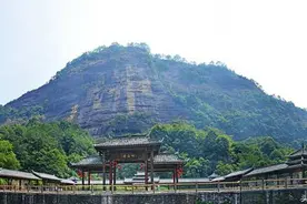 广西玉林市容县都峤山风景区图片