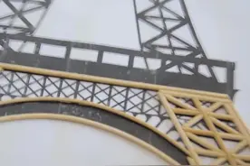 如何用木棍制作艾菲尔铁塔视频封面