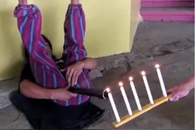 菲律宾男子30秒放屁吹灭5支蜡烛 功力太深厚创造世界纪录图片