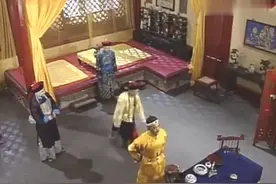 刘墉惹乾隆生气，乾隆为何不杀他原来刘墉有太后御赐的金狮镇纸