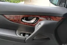 爆改后的奇骏 内饰逼格提升 颜值爆表图片