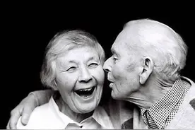 愿有岁月可回首，且以深情共白头图片