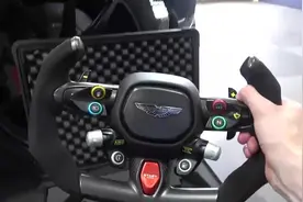 迪拜土豪花三千万买跑车，送了一个神秘箱子，打开以后太霸气了！