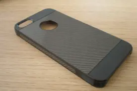 手机到底要不要保护壳？图片