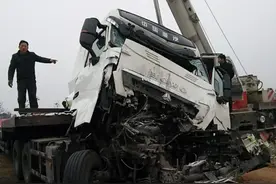 HOWO T7H=救命神器！图片