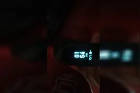 实拍：小米手环3nfc版本功能一览 看消息刷公交真的方便！