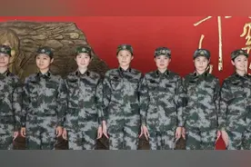 仪仗队女新兵图片