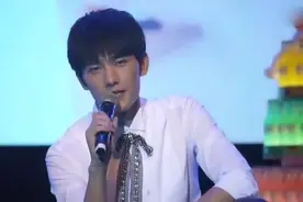 杨洋24岁生日会全场合唱《安心的温柔》