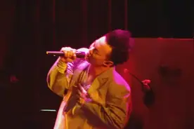 陈奕迅红玫瑰，演唱会上真是真情流露图片