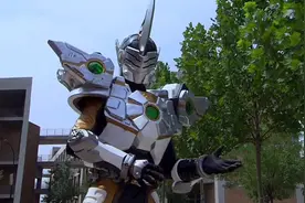 模仿黑犀侠？金刚铠甲升级后太像黑犀侠了，怪不得太强了