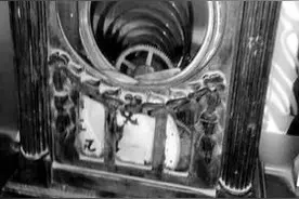 谁会修理关师傅家的老式钟表？图片