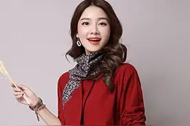 嘿！菇凉，秋天穿长袖宽松裙藏肚遮肉正合适哦图片