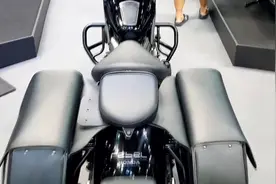 本田反叛者 Rebel 500 Black 巡航太子 细节鉴赏视频封面