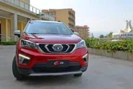 新车零距离：不一样的双离合 试驾长安CS15自动档车型