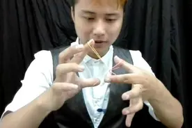 经典魔术教学—原来神奇橡皮筋穿越魔术是这样！图片