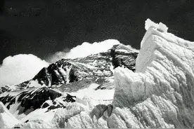 1960年，中国登山队登顶珠峰，实现人类历史上首次从北坡登顶图片