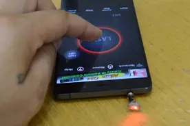 拆开光驱里的激光，让手机也能拥有激光功能图片