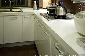 天然理石和人造石辐射哪个大？让专业解救蒙圈的你！林凤装饰薄薄图片