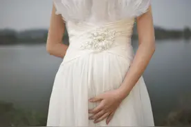 婚后我百般疼爱老婆孩子，一场车祸后，我选择和老婆离婚图片