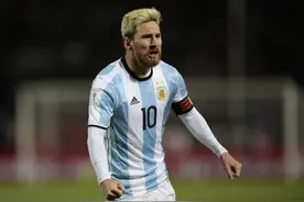 武磊挥霍着机会，还算不算好前锋？图片