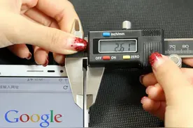 一个手机的最大的黑点，手机黑边到底是什么？图片