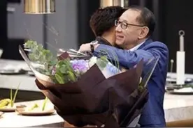 杨受成回应谢霆锋说当他是儿子 他签约不是替父还债图片