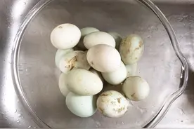 咸鸭蛋自己做，享受简单的美味图片