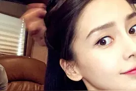 Angelababy拍戏频遮肚，黄晓明亲自接送图片