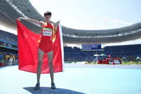 田径——男子跳远T37级：尚光旭夺金并打破世界纪录图片