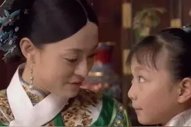 甄嬛传里小玉娆被曝孙俪亲妹妹，生活中甘当小粉丝，给姐姐送咖啡图片