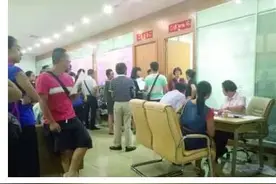 上海市民排队“离婚”挤爆民政局 管理部门也看不下去了！图片