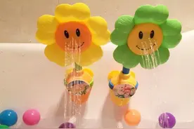 一秒钟让宝宝爱上洗澡图片