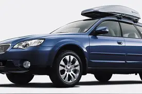 汽车因行李架载物品被交警罚款，行李架是干啥的？只为了好看？图片